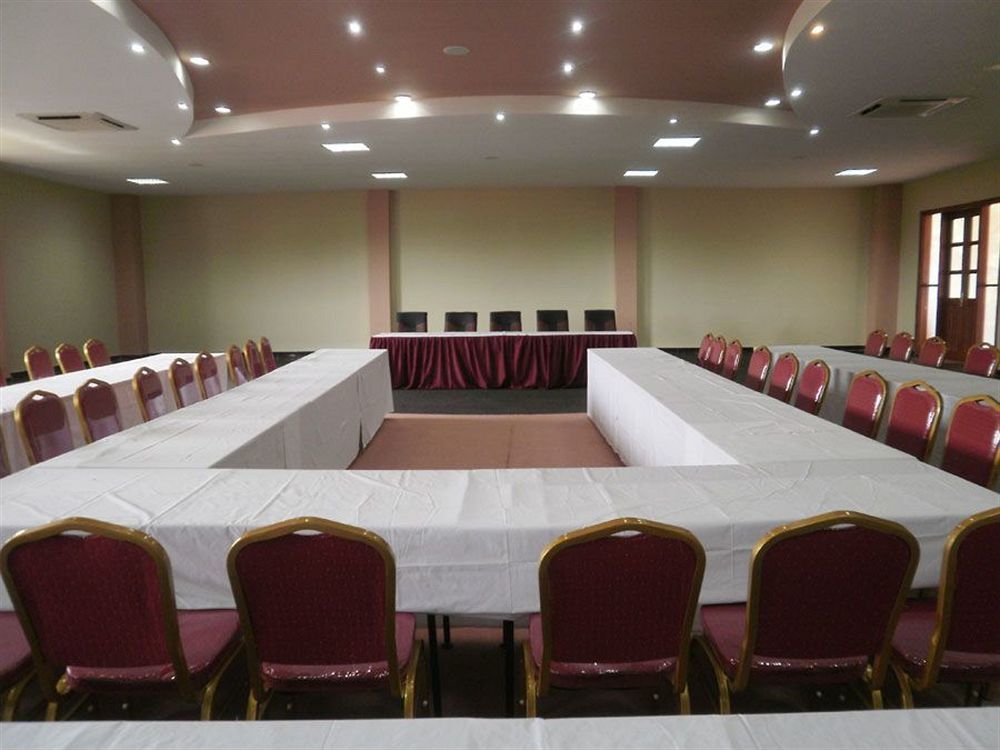 קמפאלה Silver Springs Hotel מראה חיצוני תמונה