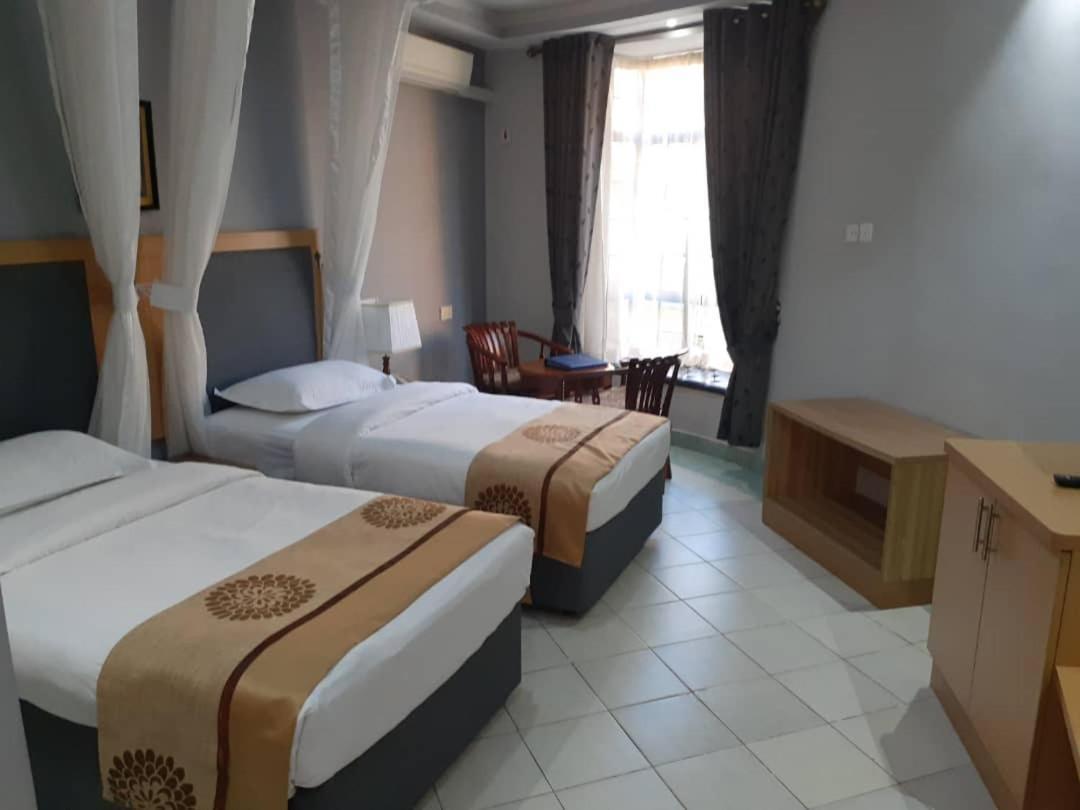 קמפאלה Silver Springs Hotel מראה חיצוני תמונה